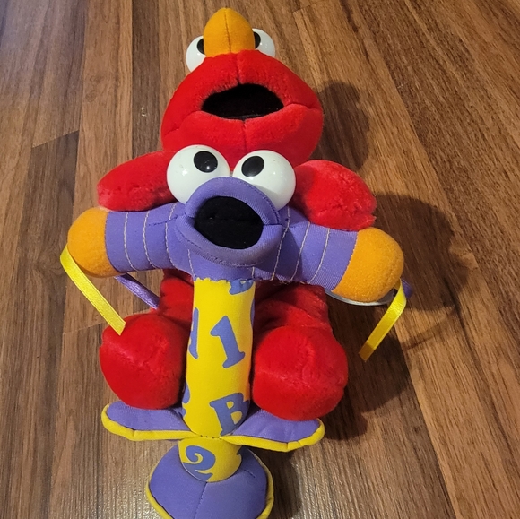 Jump & Learn Elmo Talking Plush - Picture 2 of 3